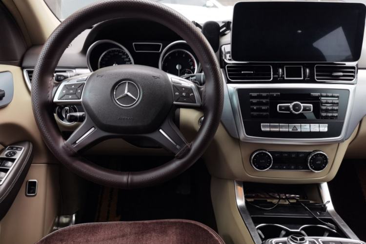 Used Mercedes-Benz M-Class 2014 ML 320 4MATIC Steering Wheel
