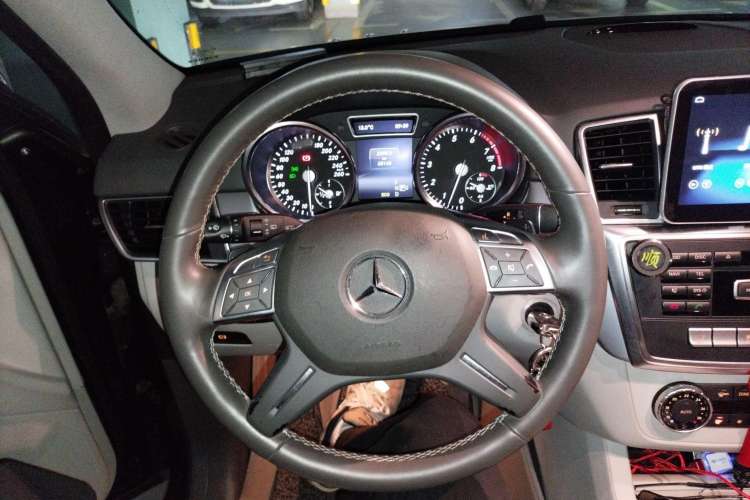 Used Mercedes-Benz M-Class 2014 ML 320 4MATIC Steering Wheel