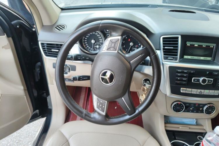 Used Mercedes-Benz M-Class 2014 ML 320 4MATIC Steering Wheel