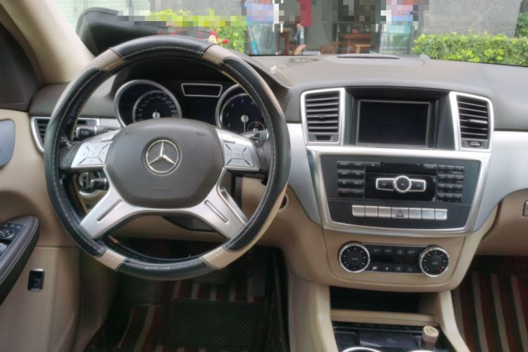 Used Mercedes-Benz M-Class 2014 ML 320 4MATIC Steering Wheel