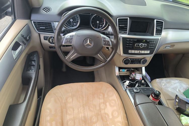 Used Mercedes-Benz M-Class 2014 ML 320 4MATIC Steering Wheel