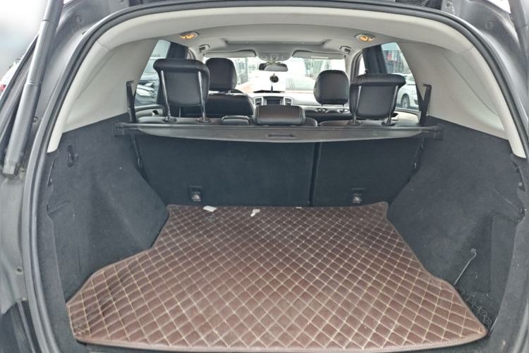 Used Mercedes-Benz M-Class 2014 ML 320 4MATIC Trunk