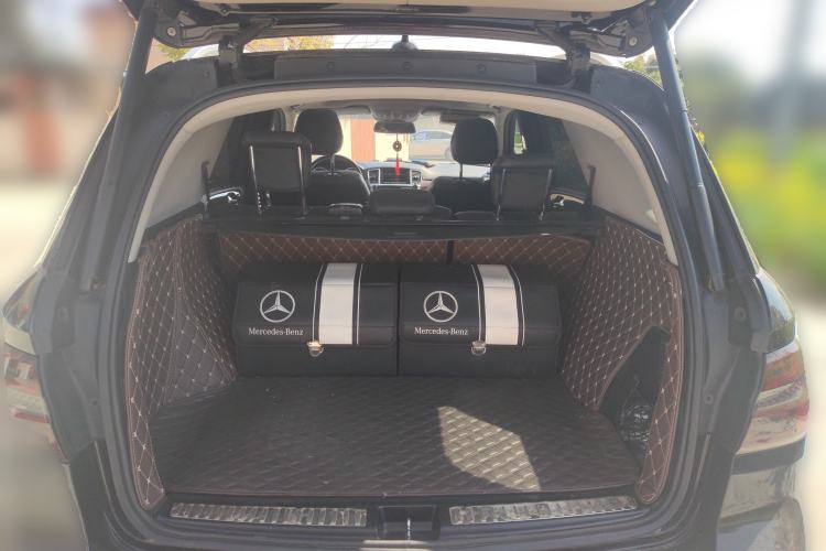 Used Mercedes-Benz M-Class 2014 ML 400 4MATIC Luxury Model Trunk