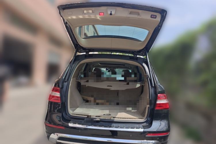 Used Mercedes-Benz M-Class 2014 ML 320 4MATIC Trunk