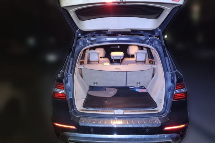 Used Mercedes-Benz M-Class 2014 ML 320 4MATIC Trunk