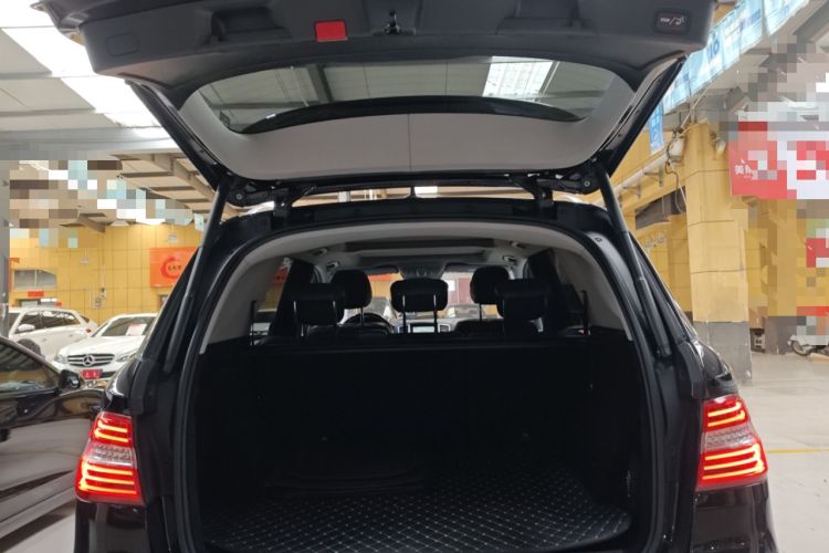 Used Mercedes-Benz M-Class 2014 ML 400 4MATIC Luxury Model Trunk