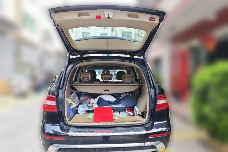 Used Mercedes-Benz M-Class 2014 ML 320 4MATIC Trunk
