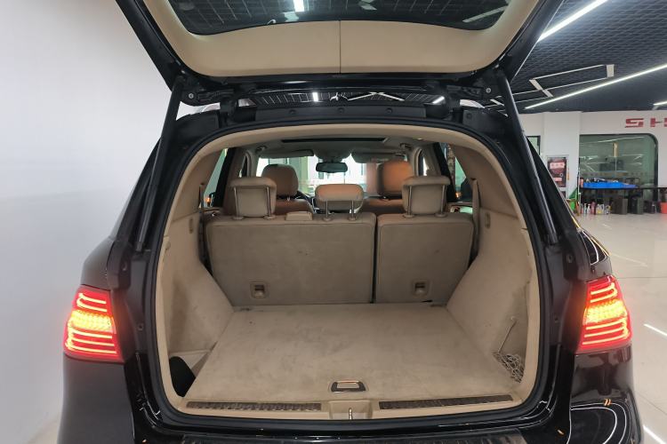 Used Mercedes-Benz M-Class 2014 ML 320 4MATIC Trunk