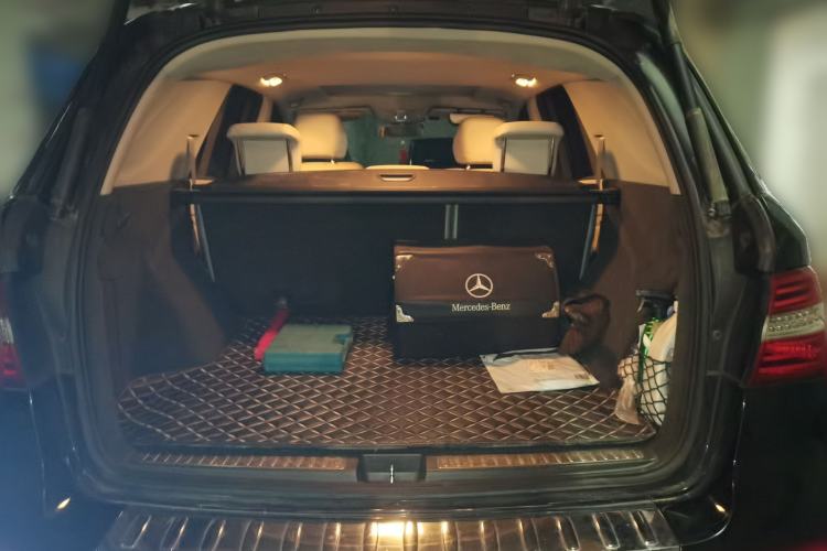 Used Mercedes-Benz M-Class 2014 ML 320 4MATIC Trunk
