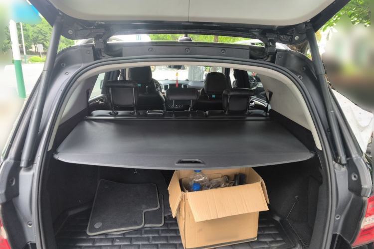Used Mercedes-Benz M-Class 2014 ML 400 4MATIC Dynamic Model Trunk