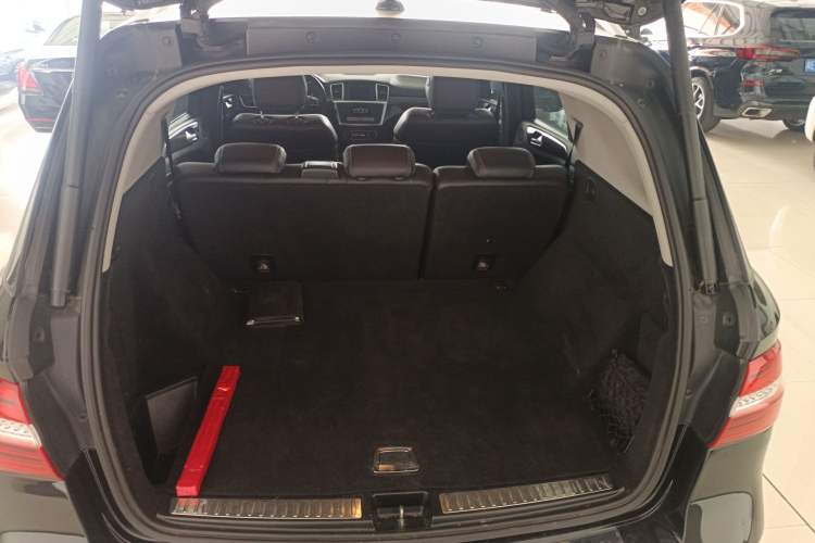 Used Mercedes-Benz M-Class 2014 ML 350 CDI 4MATIC Trunk