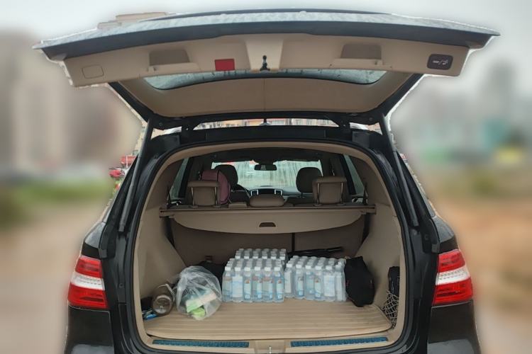 Used Mercedes-Benz M-Class 2014 ML 400 4MATIC Dynamic Model Trunk