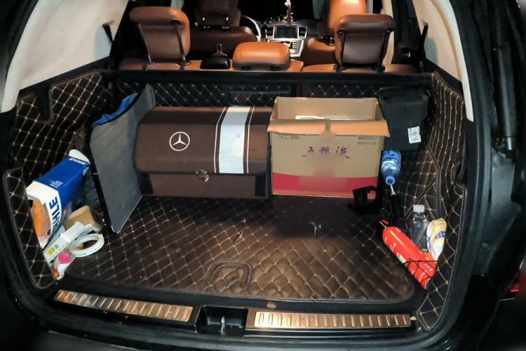 Used Mercedes-Benz M-Class 2014 ML 400 4MATIC Dynamic Model Trunk