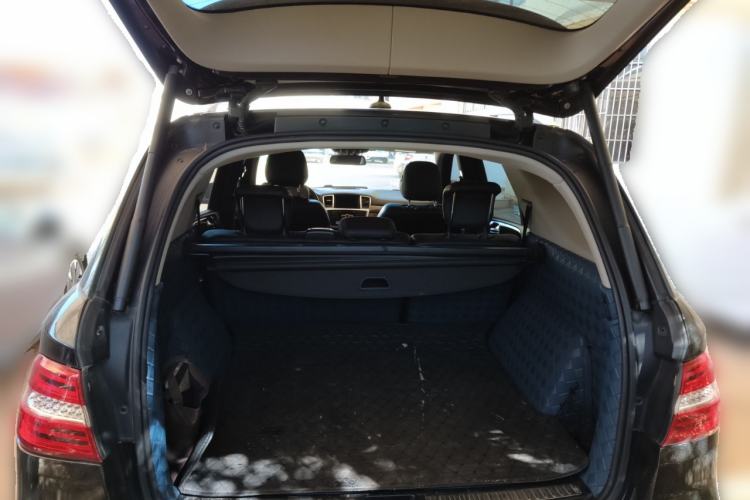 Used Mercedes-Benz M-Class 2014 ML 400 4MATIC Dynamic Model Trunk