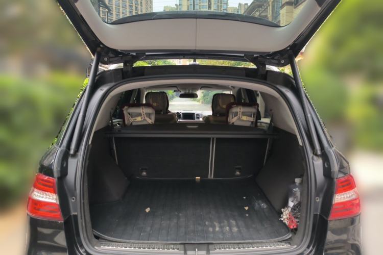 Used Mercedes-Benz M-Class 2014 ML 320 4MATIC Trunk