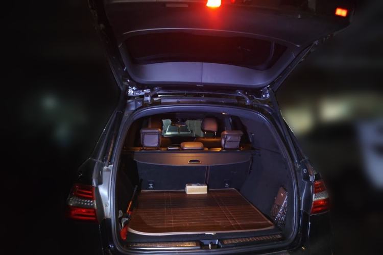 Used Mercedes-Benz M-Class 2014 ML 400 4MATIC Luxury Model Trunk