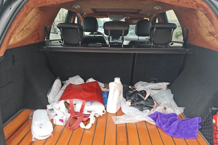 Used Mercedes-Benz M-Class 2014 ML 320 4MATIC Trunk