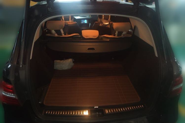 Used Mercedes-Benz M-Class 2014 ML 400 4MATIC Luxury Model Trunk