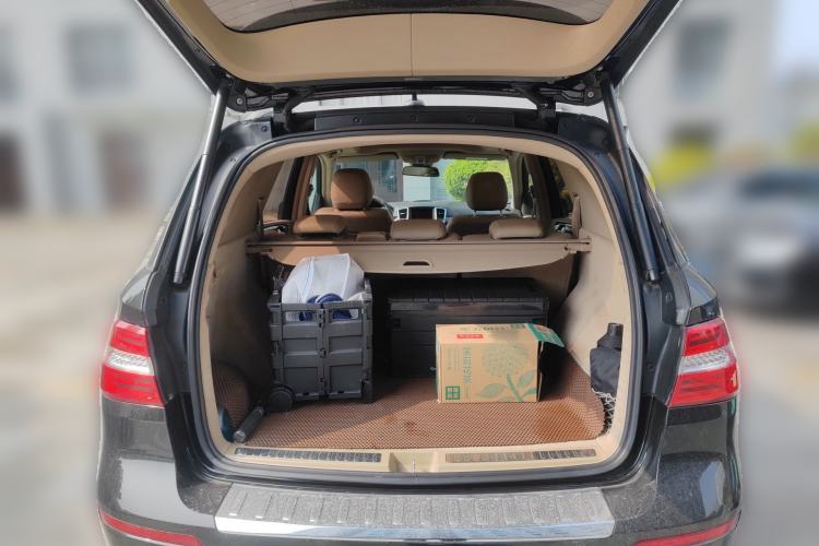 Used Mercedes-Benz M-Class 2014 ML 400 4MATIC Dynamic Model Trunk