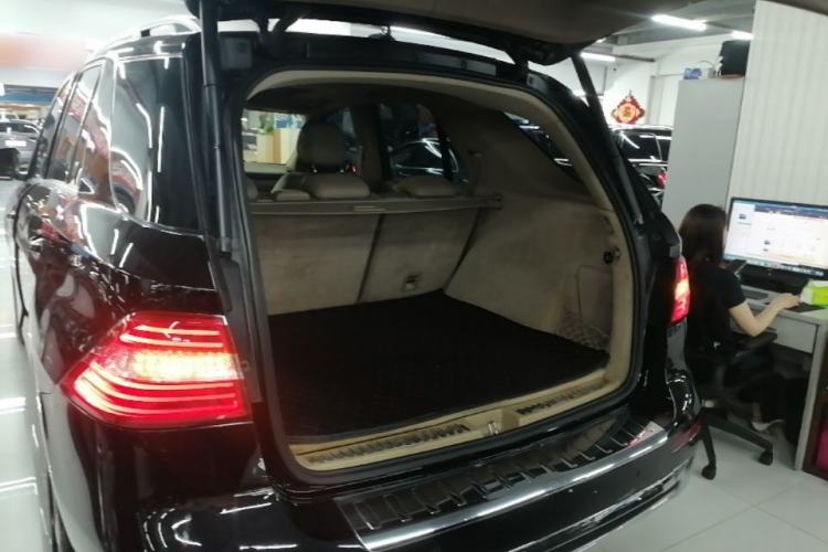 Used Mercedes-Benz M-Class 2014 ML 320 4MATIC Trunk
