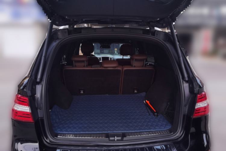 Used Mercedes-Benz M-Class 2014 ML 400 4MATIC Luxury Model Trunk