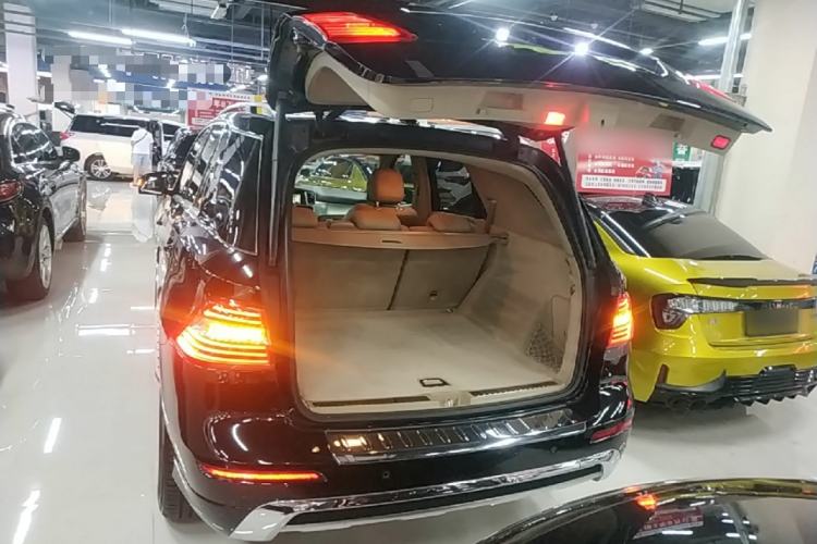 Used Mercedes-Benz M-Class 2014 ML 320 4MATIC Trunk