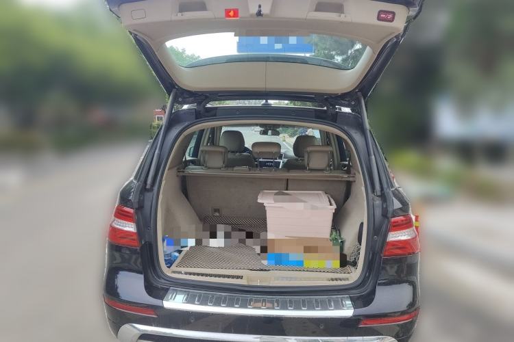 Used Mercedes-Benz M-Class 2014 ML 400 4MATIC Dynamic Model Trunk