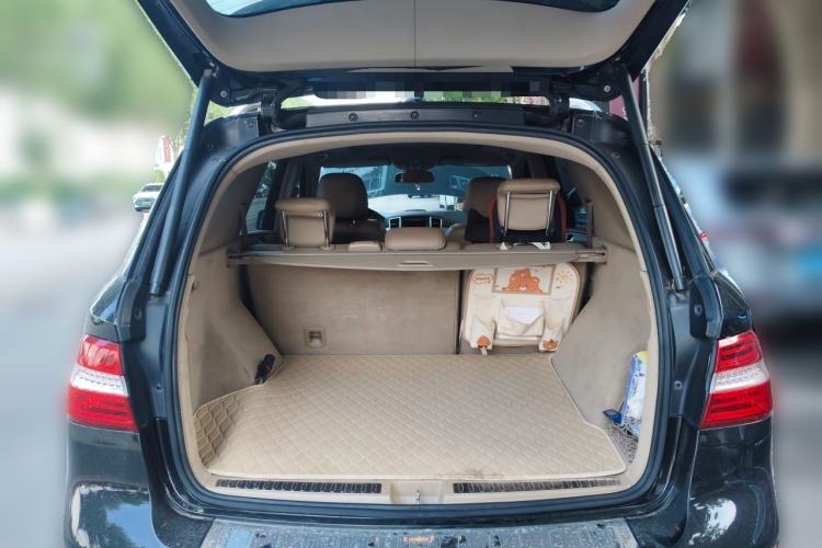 Used Mercedes-Benz M-Class 2014 ML 320 4MATIC Trunk