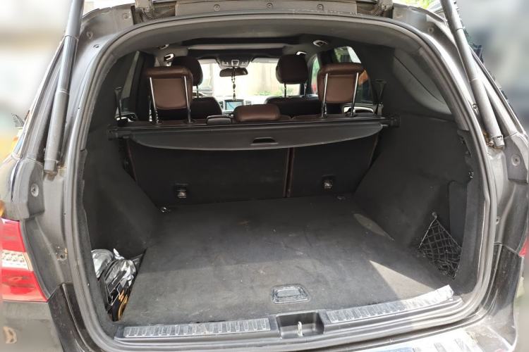 Used Mercedes-Benz M-Class 2014 ML 400 4MATIC Luxury Model Trunk