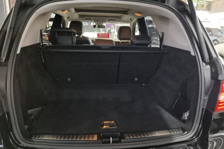 Used Mercedes-Benz M-Class 2014 ML 350 CDI 4MATIC Trunk