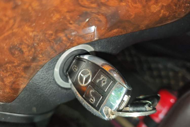 Used Mercedes-Benz M-Class 2014 ML 400 4MATIC Luxury Model Vehicle Key