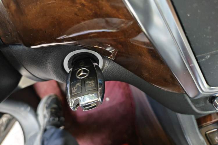 Used Mercedes-Benz M-Class 2014 ML 400 4MATIC Luxury Model Vehicle Key