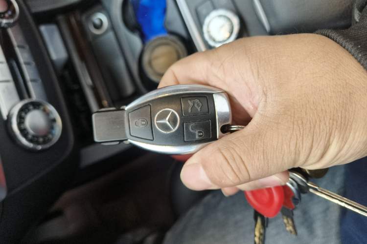 Used Mercedes-Benz M-Class 2014 ML 400 4MATIC Dynamic Model Vehicle Key
