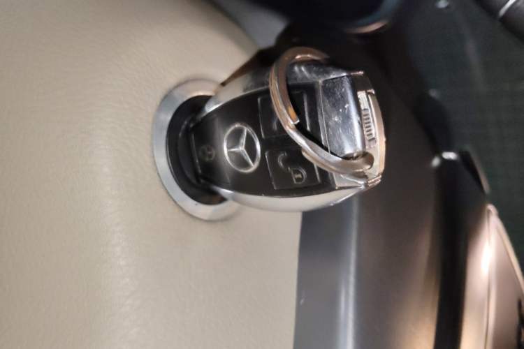 Used Mercedes-Benz M-Class 2014 ML 320 4MATIC Vehicle Key