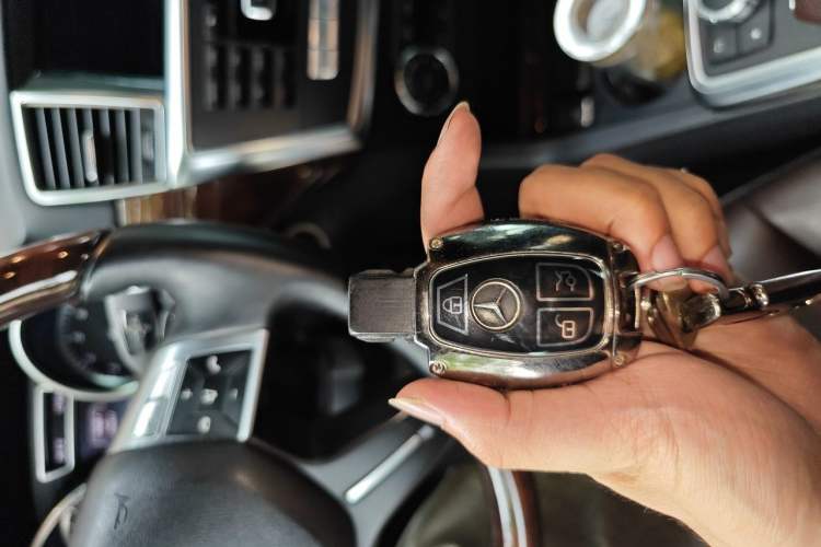 Used Mercedes-Benz M-Class 2014 ML 400 4MATIC Luxury Model Vehicle Key