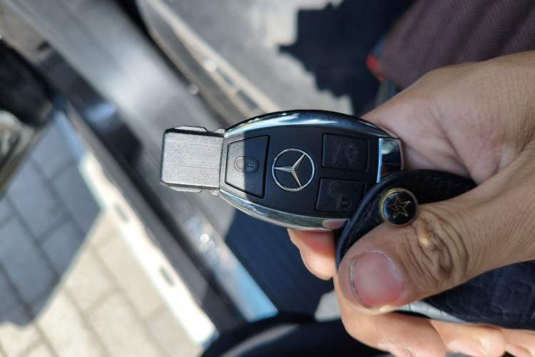 Used Mercedes-Benz M-Class 2014 ML 320 4MATIC Vehicle Key