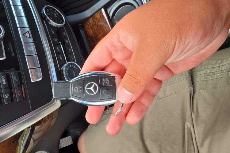 Used Mercedes-Benz M-Class 2014 ML 400 4MATIC Luxury Model Vehicle Key