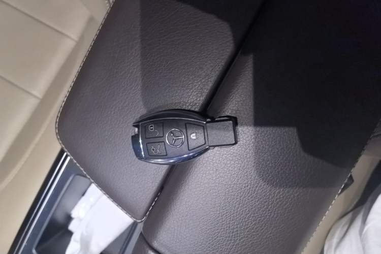 Used Mercedes-Benz M-Class 2014 ML 320 4MATIC Vehicle Key