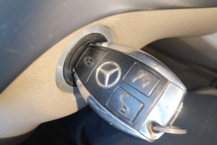 Used Mercedes-Benz M-Class 2014 ML 320 4MATIC Vehicle Key