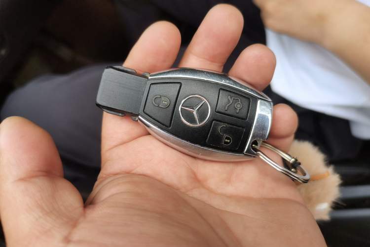 Used Mercedes-Benz M-Class 2014 ML 320 4MATIC Vehicle Key