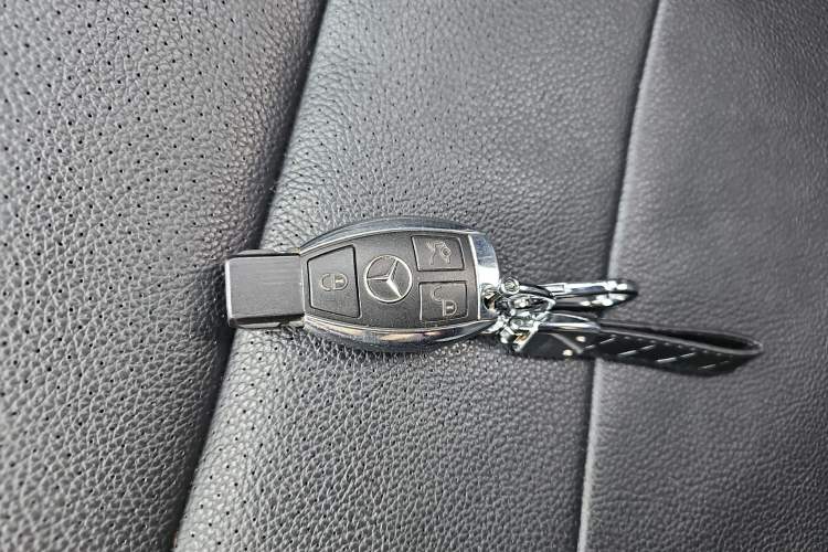Used Mercedes-Benz M-Class 2014 ML 400 4MATIC Dynamic Model Vehicle Key
