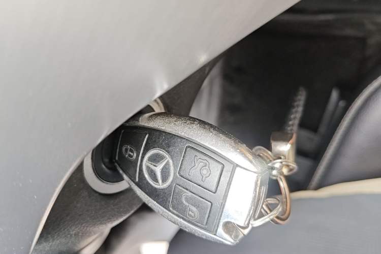 Used Mercedes-Benz M-Class 2014 ML 320 4MATIC Vehicle Key