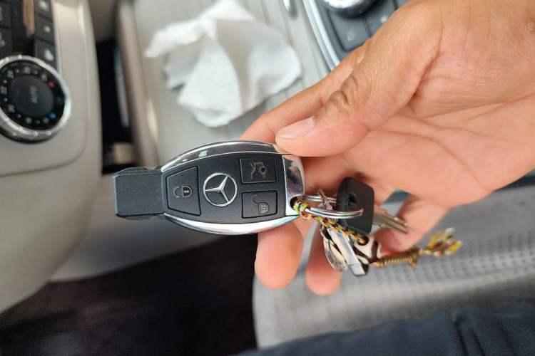 Used Mercedes-Benz M-Class 2014 ML 320 4MATIC Vehicle Key
