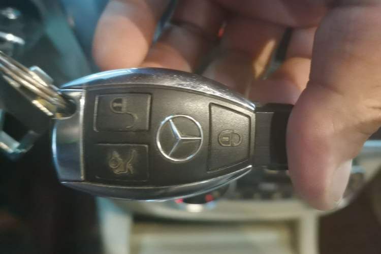 Used Mercedes-Benz M-Class 2014 ML 320 4MATIC Vehicle Key