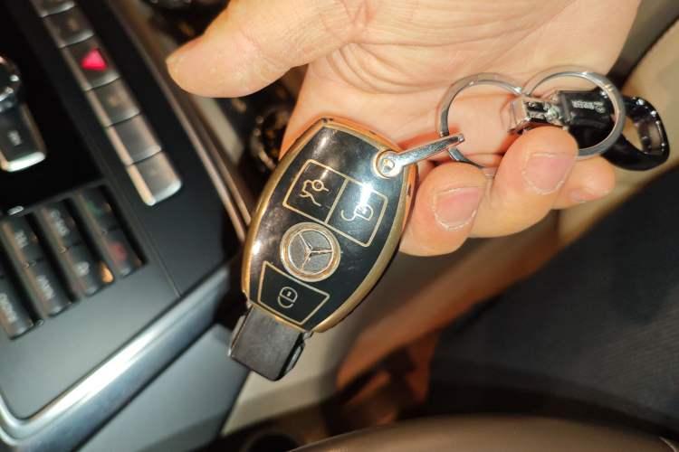 Used Mercedes-Benz M-Class 2014 ML 320 4MATIC Vehicle Key