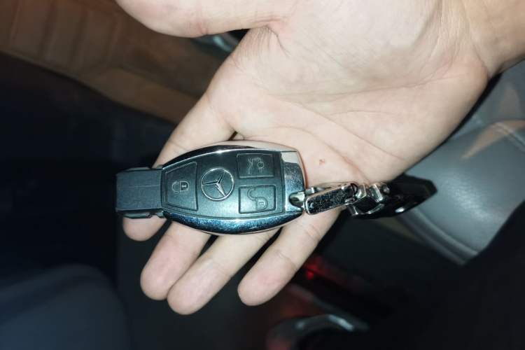 Used Mercedes-Benz M-Class 2014 ML 320 4MATIC Vehicle Key