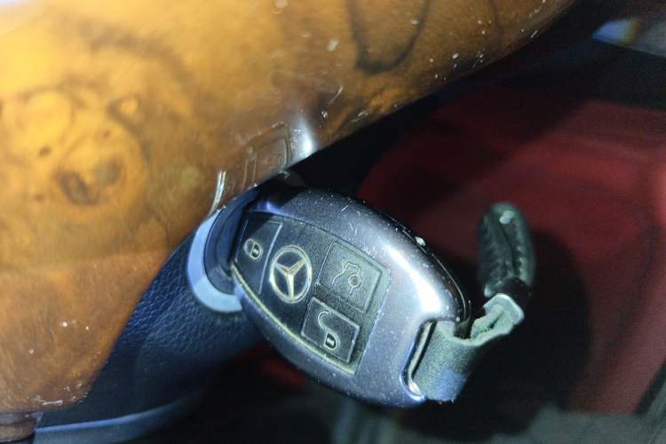 Used Mercedes-Benz M-Class 2014 ML 400 4MATIC Dynamic Model Vehicle Key