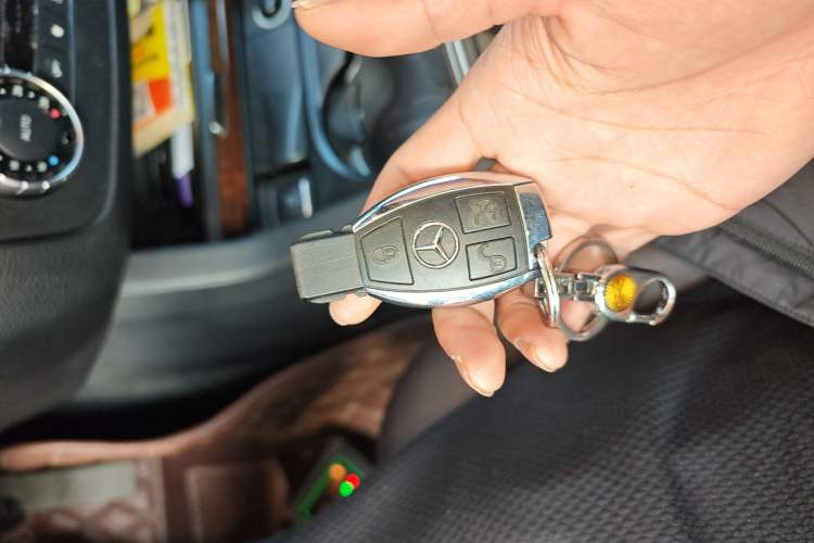 Used Mercedes-Benz M-Class 2014 ML 400 4MATIC Luxury Model Vehicle Key