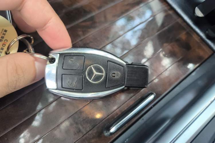 Used Mercedes-Benz M-Class 2014 ML 400 4MATIC Dynamic Model Vehicle Key