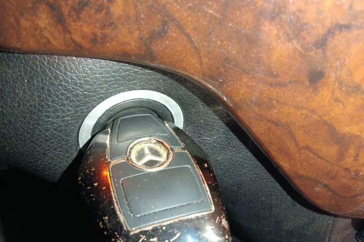 Used Mercedes-Benz M-Class 2014 ML 400 4MATIC Luxury Model Vehicle Key